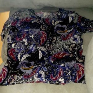 Colourful short sleeve top